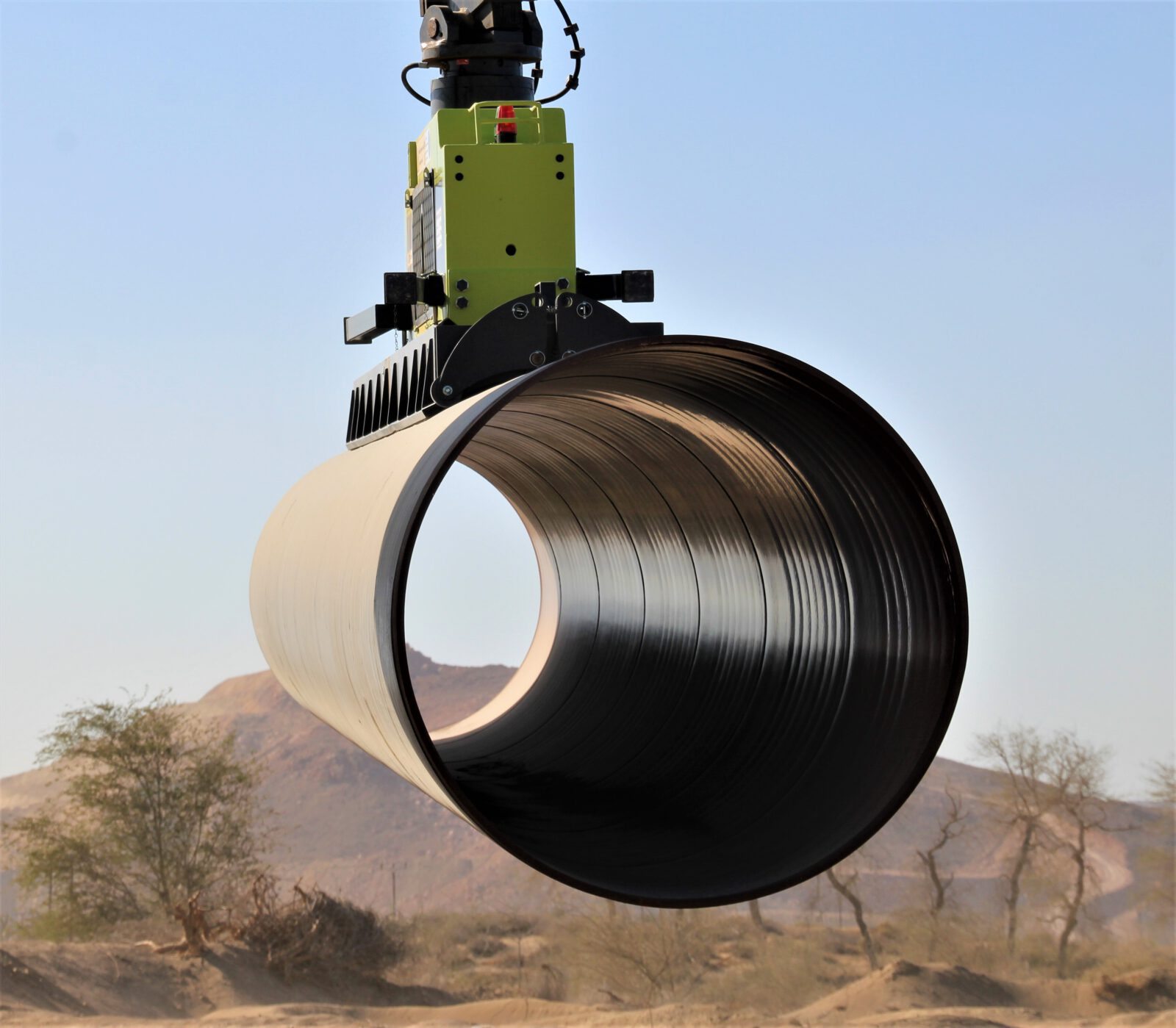 Vacuum Lifting vs Slings and Hooks: A Safety Comparison