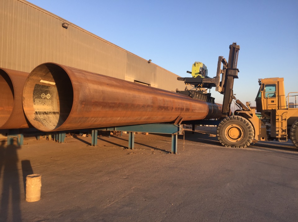 Vacuum lifting pipelines